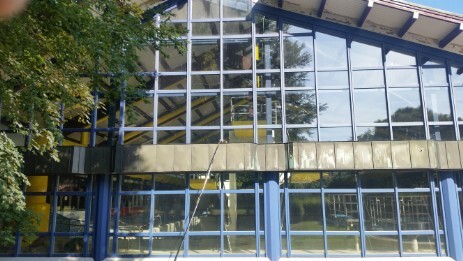 Reinigung der Glasfassade in Ahrensburg